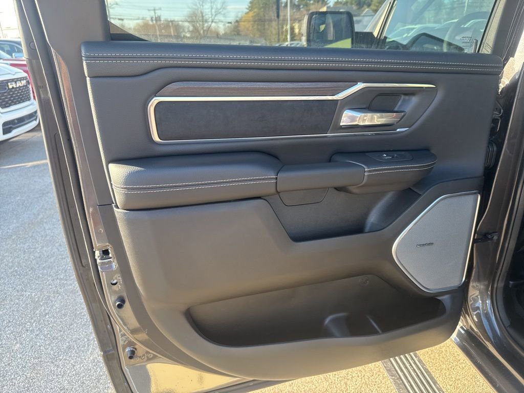 New 2026 RAM 1500 Laramie AWD/4WD image 25