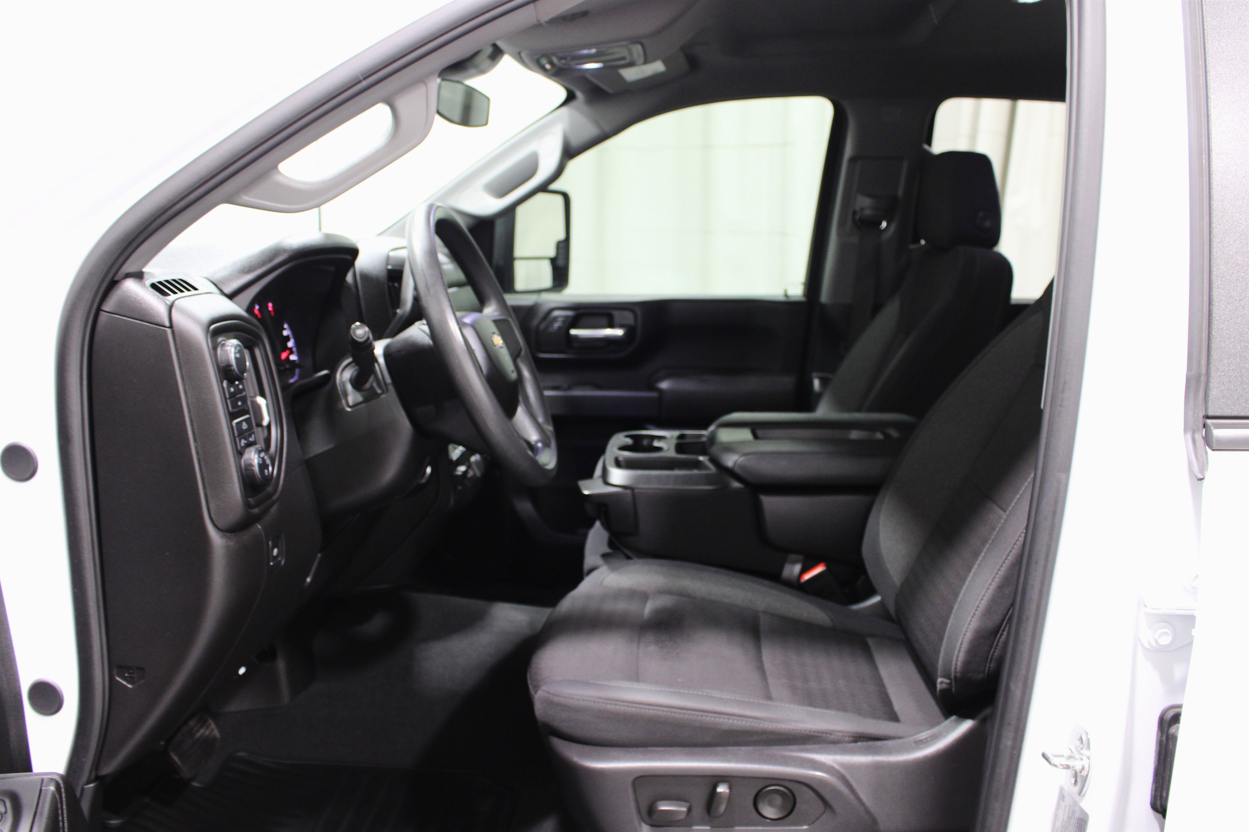 Used 2025 Chevrolet Silverado 2500 Custom w/ Custom Convenience Package AWD/4WD image 3