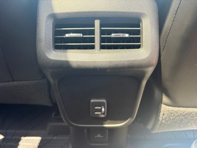 Used 2022 Chevrolet Equinox RS w/ RS Leather Package AWD/4WD image 43