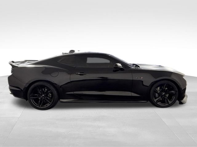 Used 2021 Chevrolet Camaro LT RWD image 9