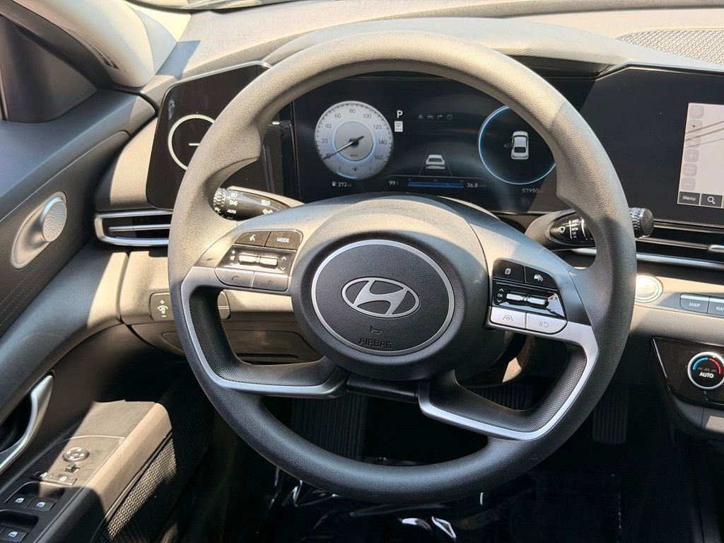 Used 2024 Hyundai Elantra SEL FWD image 15