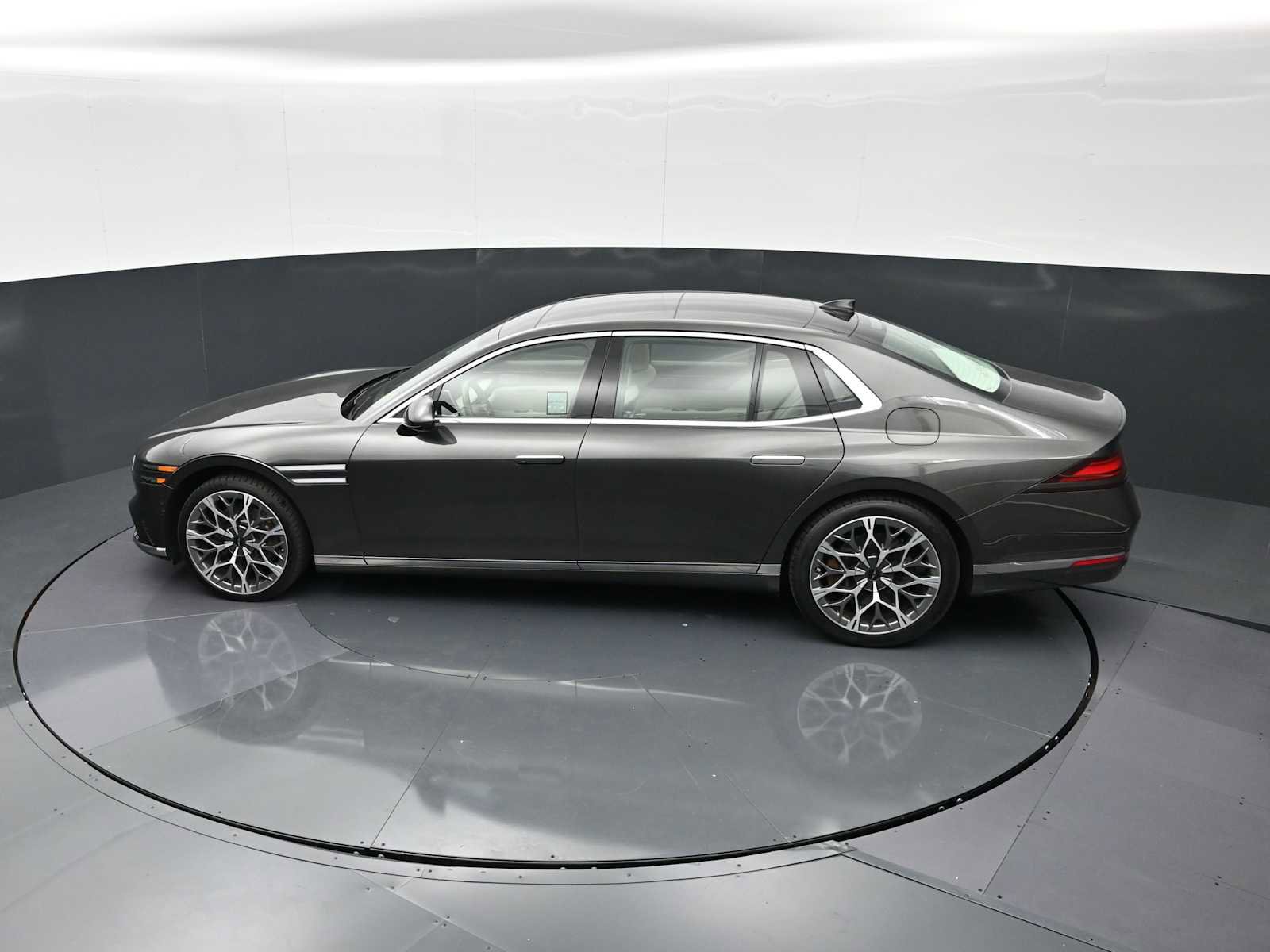 Used 2023 Genesis G90 3.5T AWD/4WD image 24