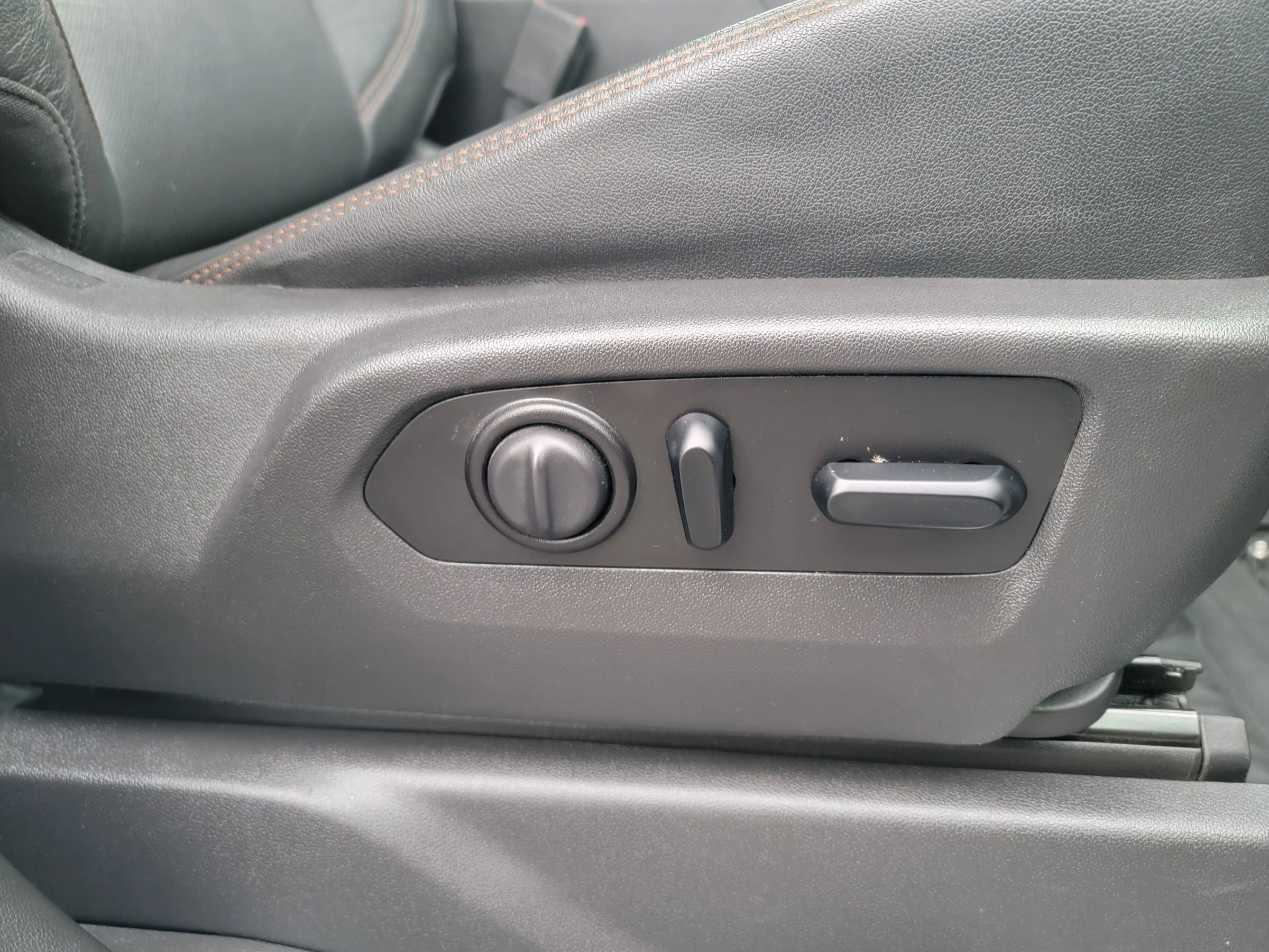 Used 2021 GMC Sierra 2500 AT4 w/ AT4 Premium Plus Package image 28