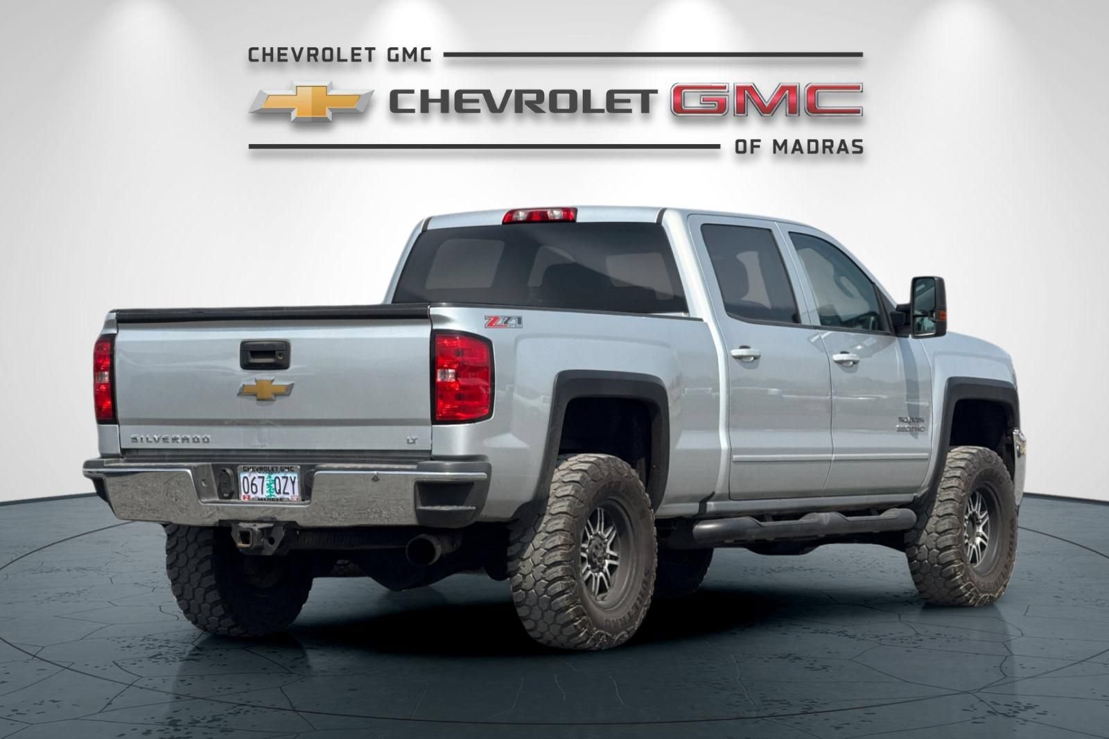 Used 2017 Chevrolet Silverado 3500 LT AWD/4WD image 3