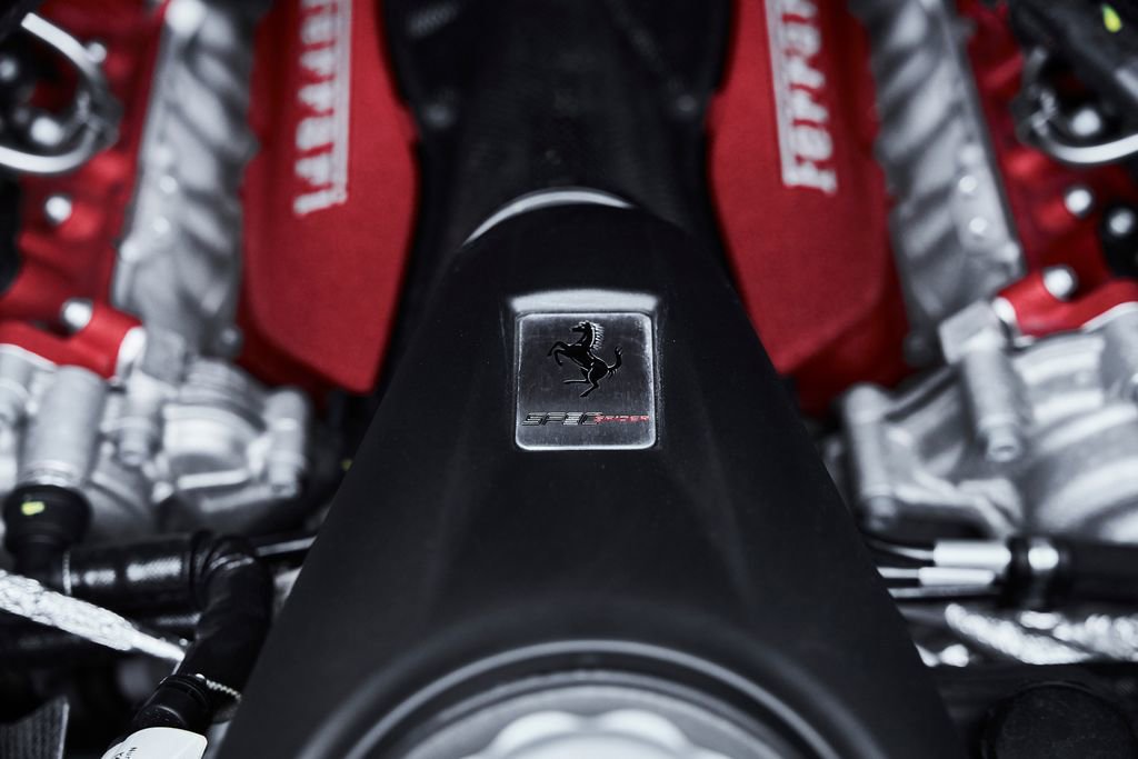 Used 2024 Ferrari SF90 Spider image 29