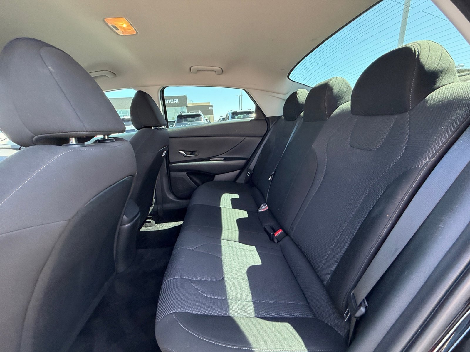 Used 2023 Hyundai Elantra SE FWD image 17