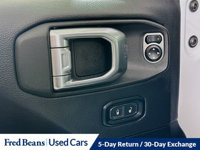 Used 2025 Jeep Wrangler Unlimited Sahara image 18