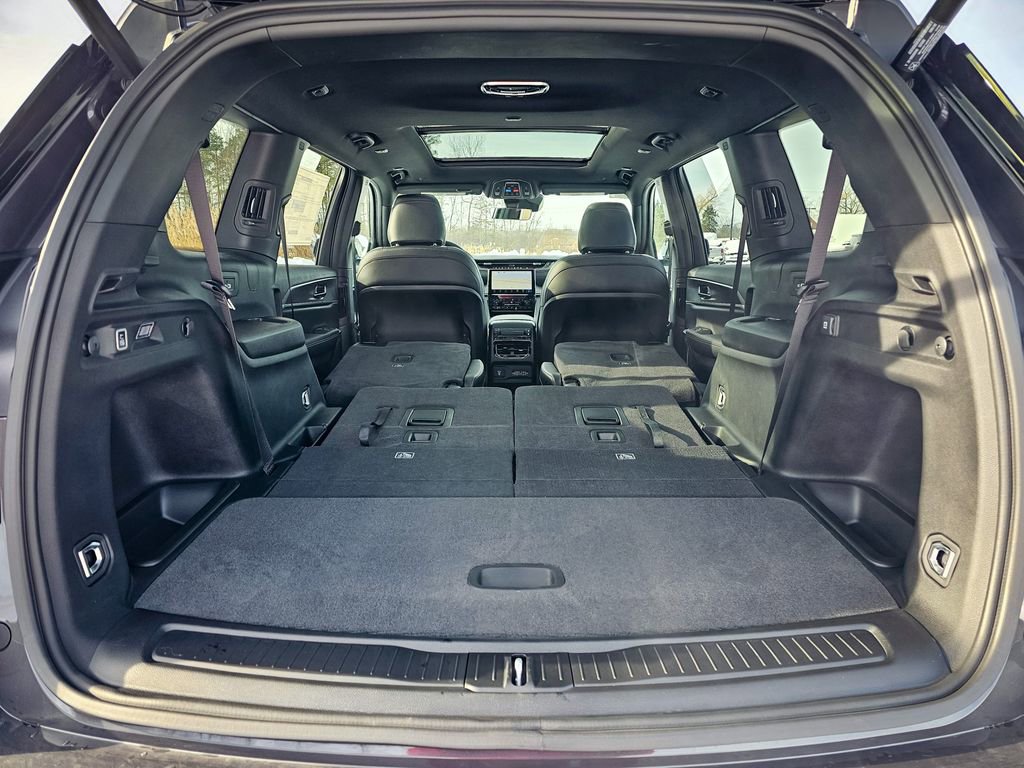 New 2025 Jeep Grand Cherokee L Limited w/ Black Appearance Package image 39