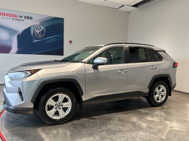 Used 2021 Toyota RAV4 XLE w/ Convenience Package image 3