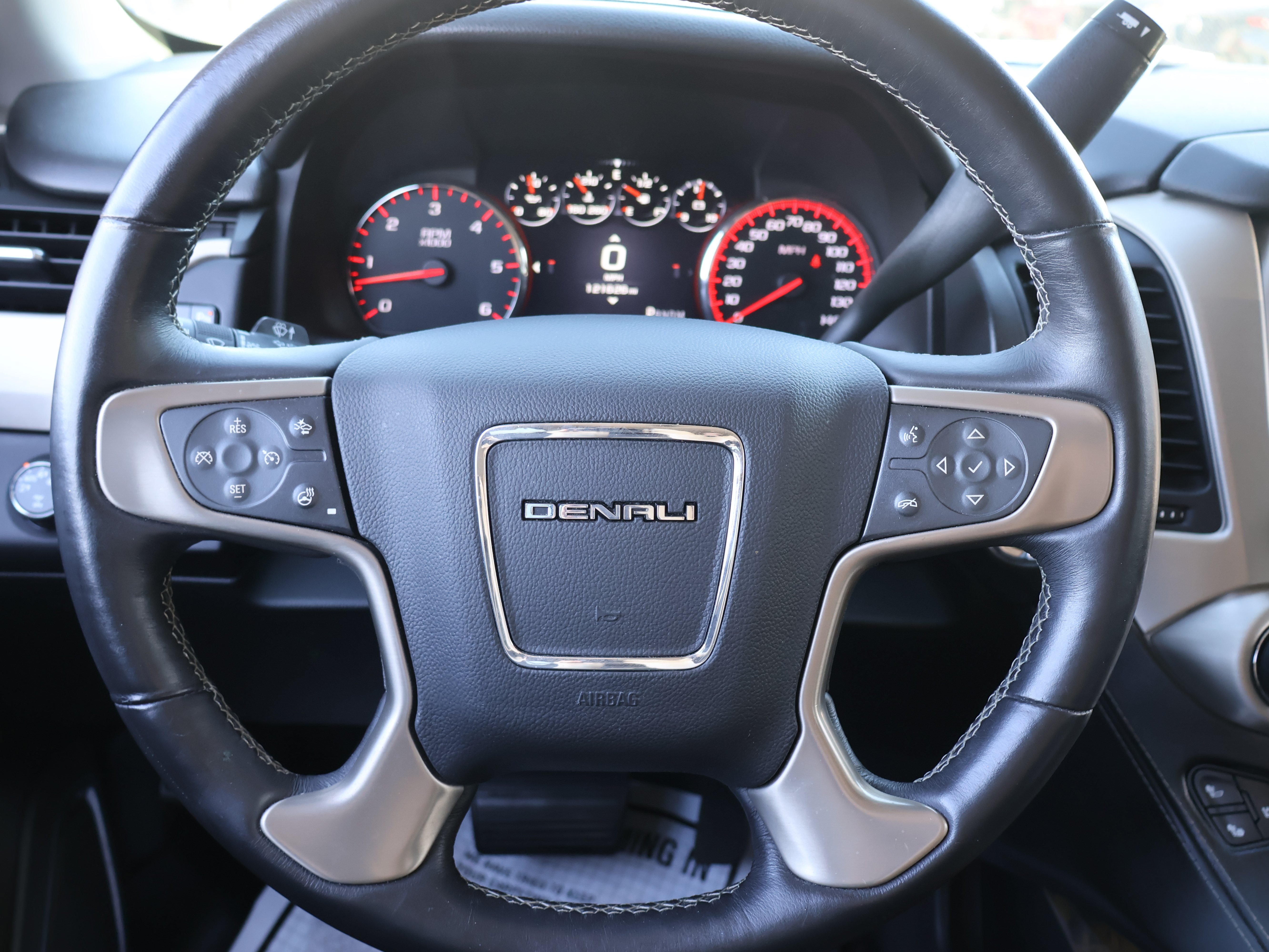 Used 2016 GMC Yukon XL Denali w/ Open Road Package AWD/4WD image 31