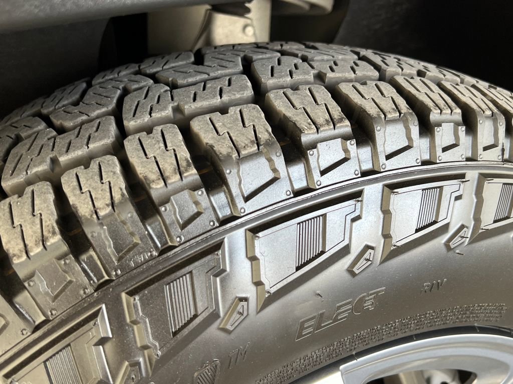 Used 2023 Rivian R1T Adventure image 29