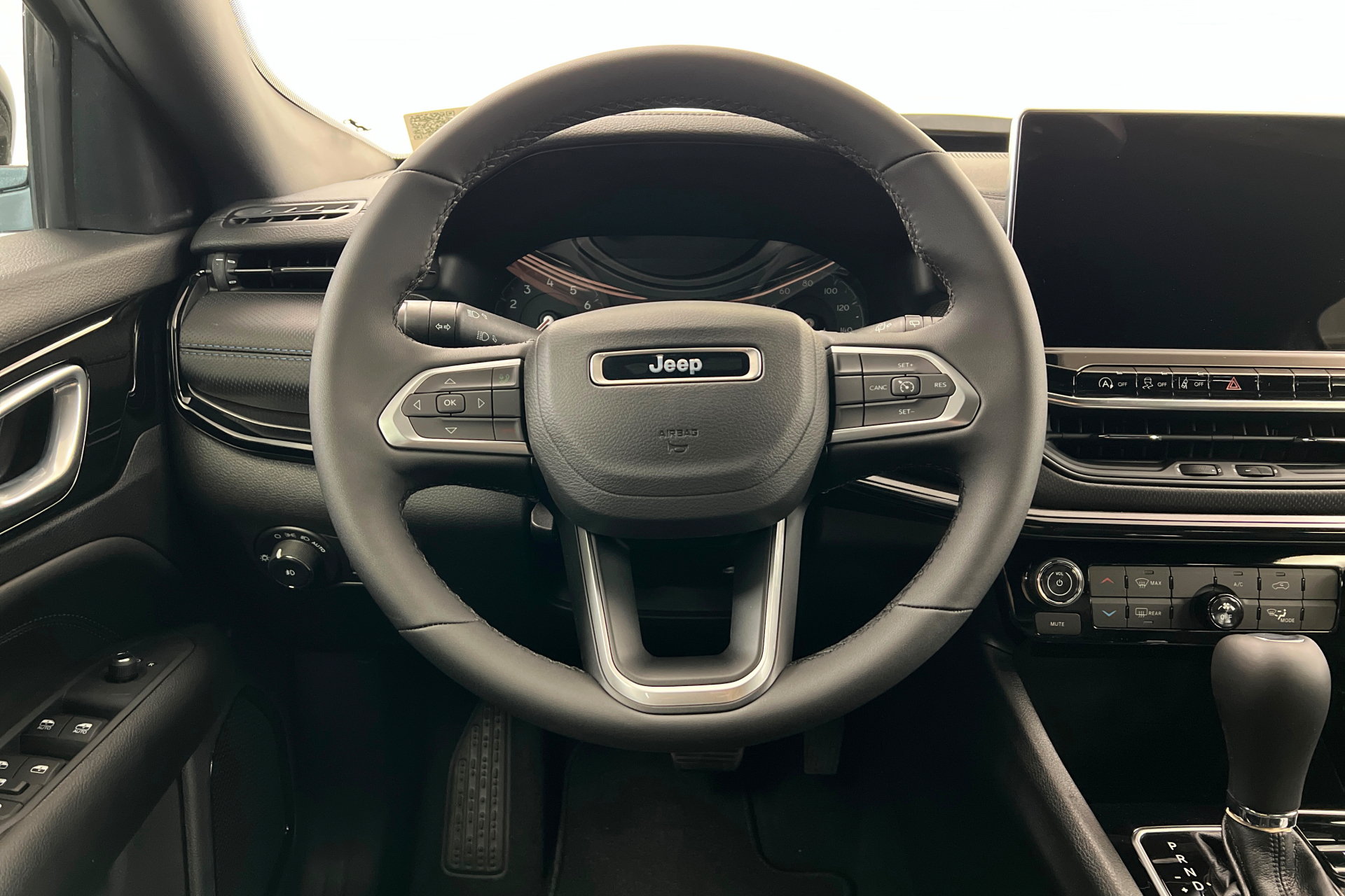 New 2026 Jeep Compass Latitude AWD/4WD image 12