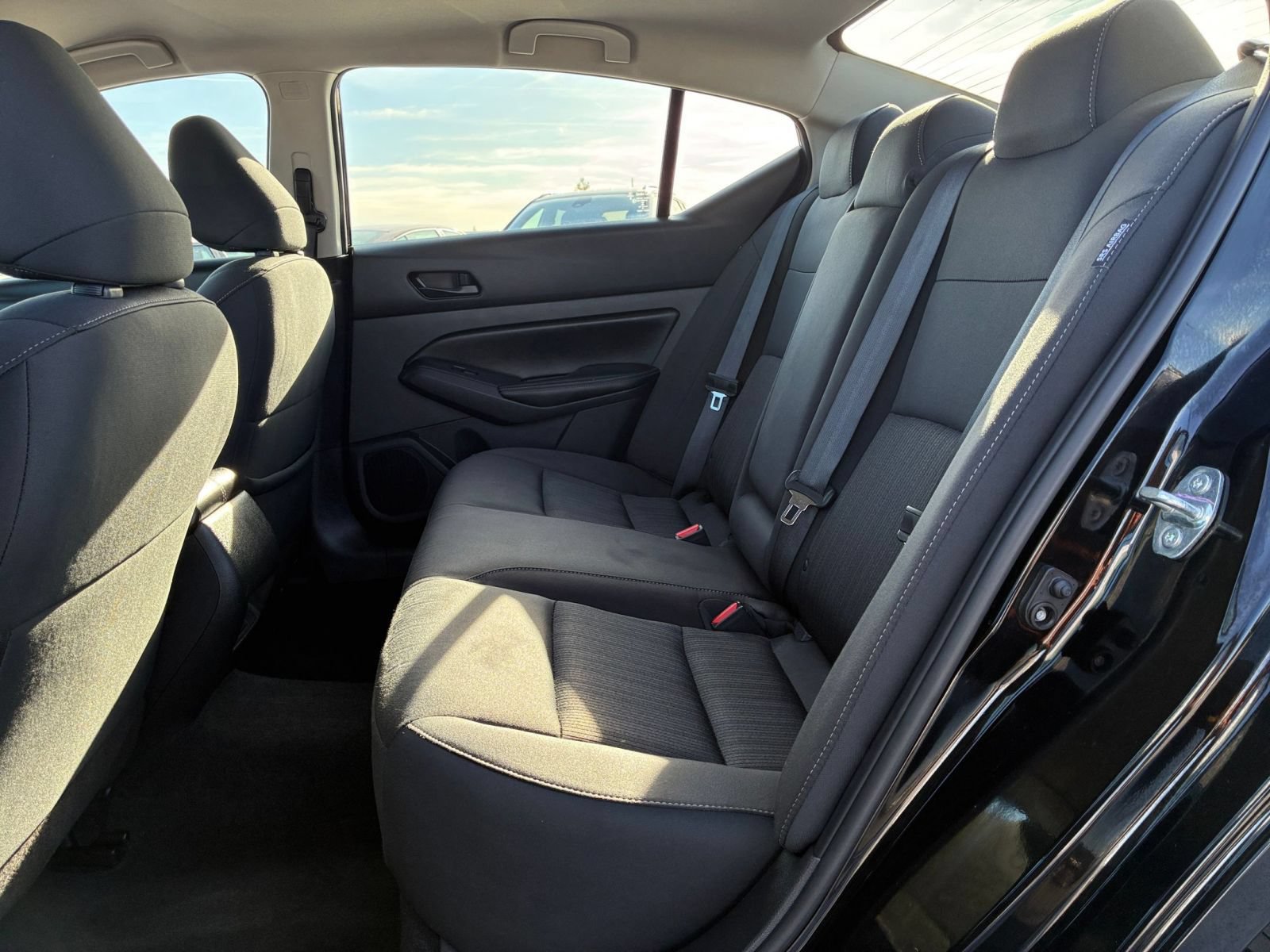 Used 2025 Nissan Altima 2.5 SV FWD image 25