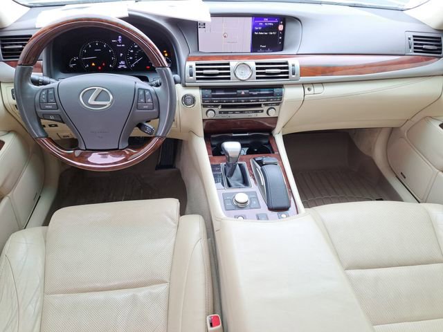 Used 2016 Lexus LS 460 AWD w/ Comfort Package image 23