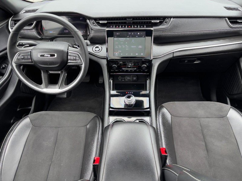 Used 2023 Jeep Grand Cherokee Altitude AWD/4WD image 12