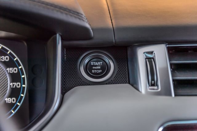 Used 2016 Land Rover Range Rover Sport SVR image 32