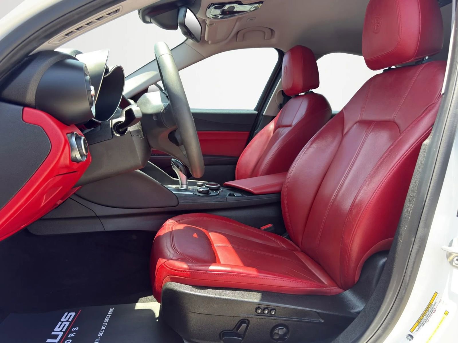Used 2019 Alfa Romeo Giulia RWD image 11