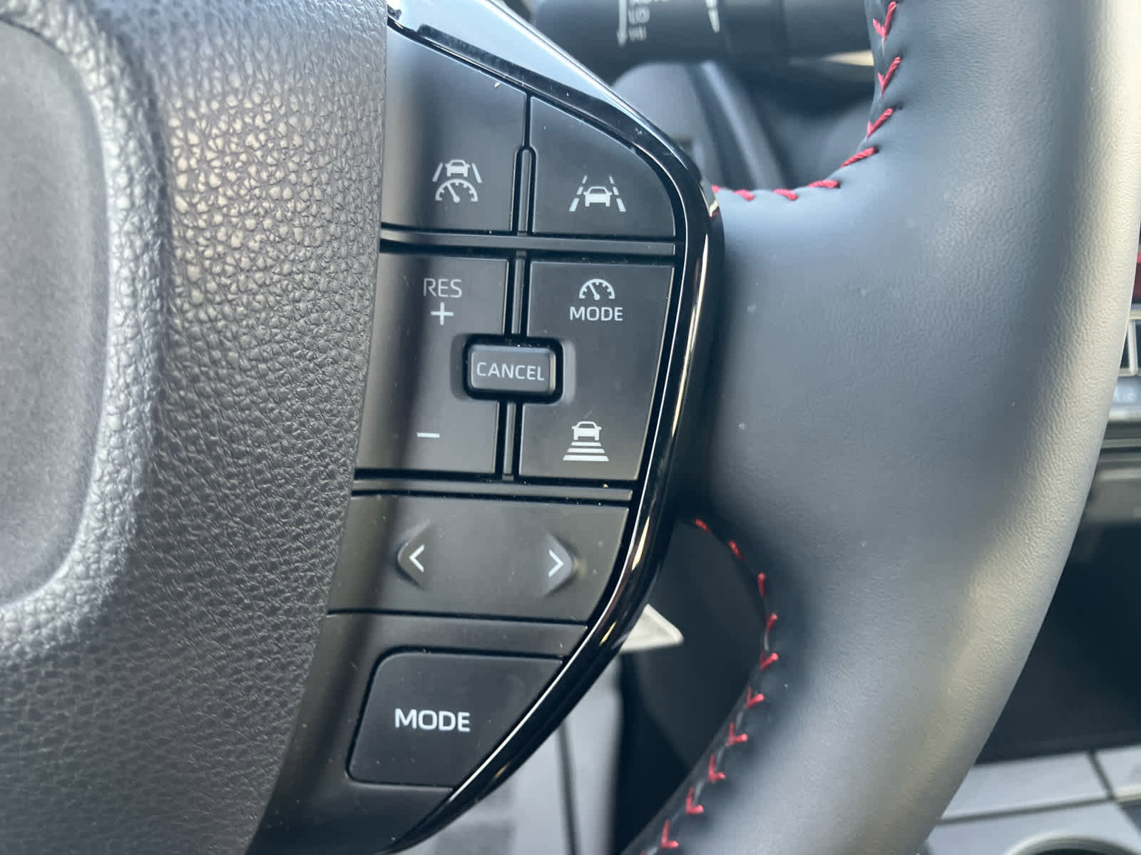 Used 2025 Toyota Prius Plug-In Hybrid w/ Limited Premium Package image 19