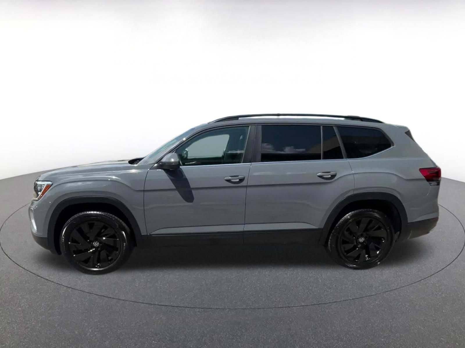 Used 2026 Volkswagen Atlas SE FWD image 7