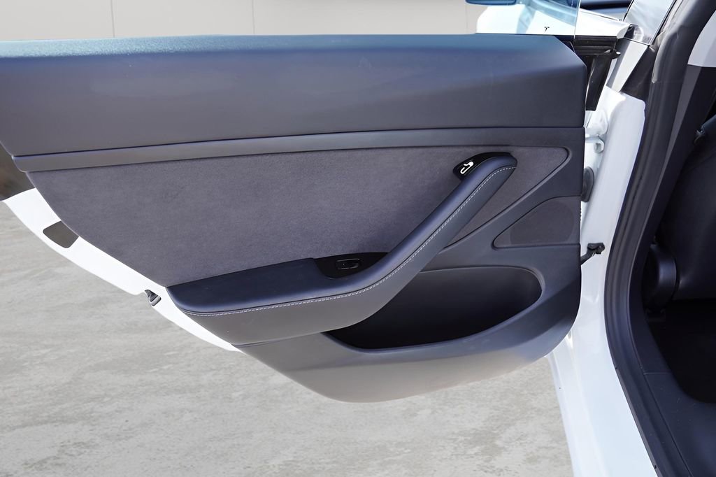 Used 2020 Tesla Model 3 Standard Range image 8