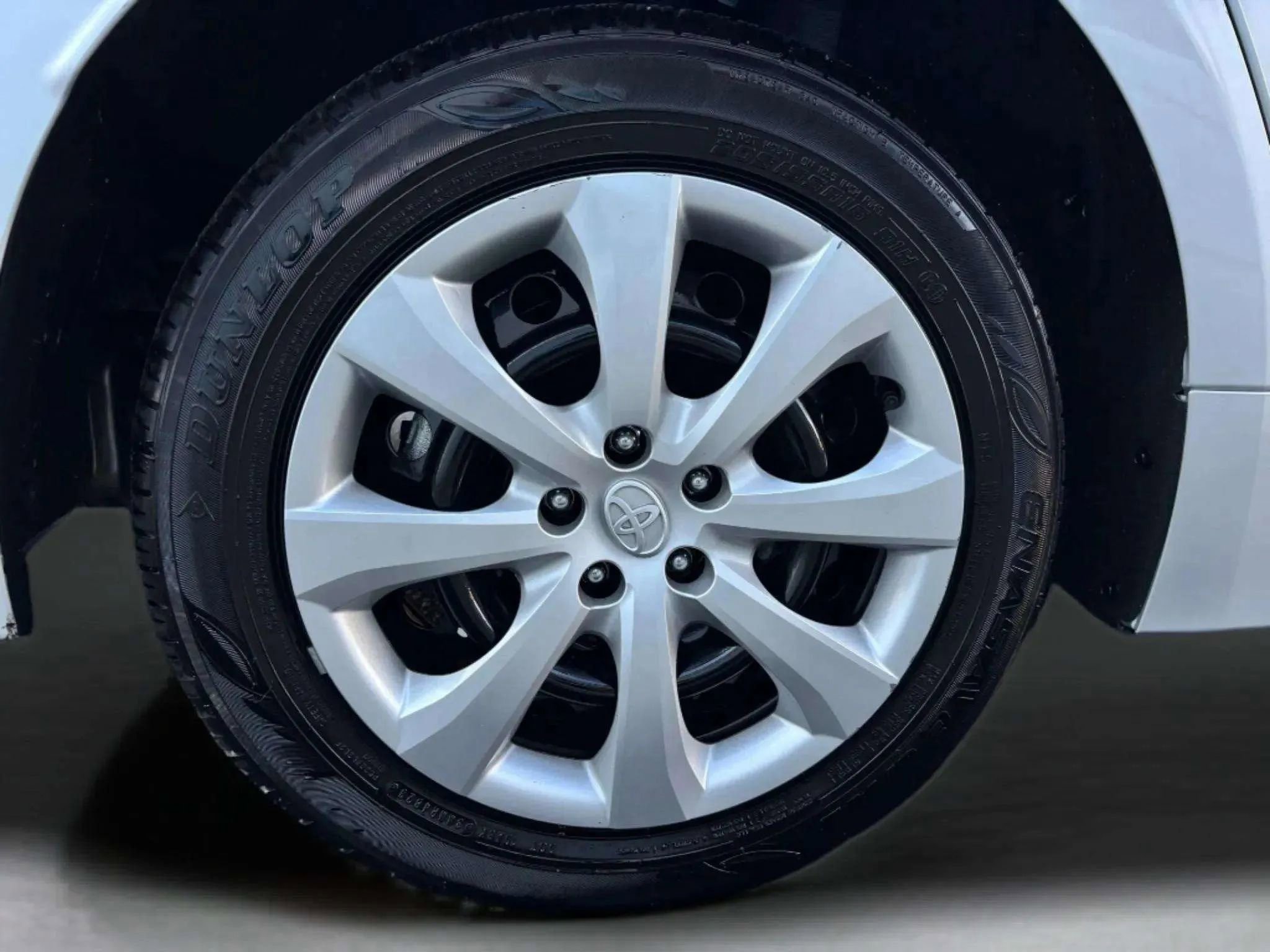 Used 2024 Toyota Corolla LE image 33