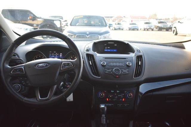 Used 2017 Ford Escape SE w/ SE Sport Appearance Package image 31