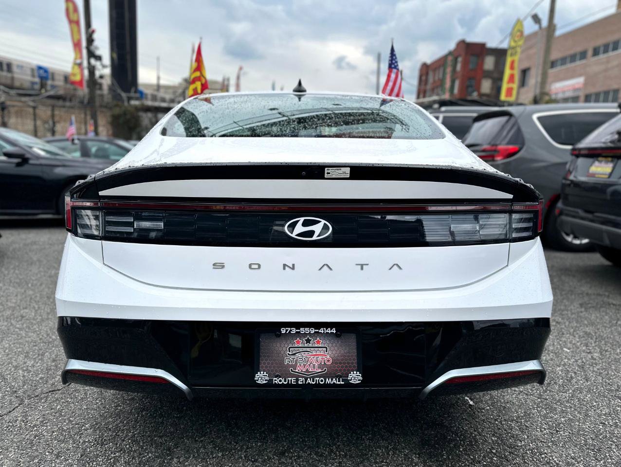 Used 2025 Hyundai Sonata SEL FWD image 5
