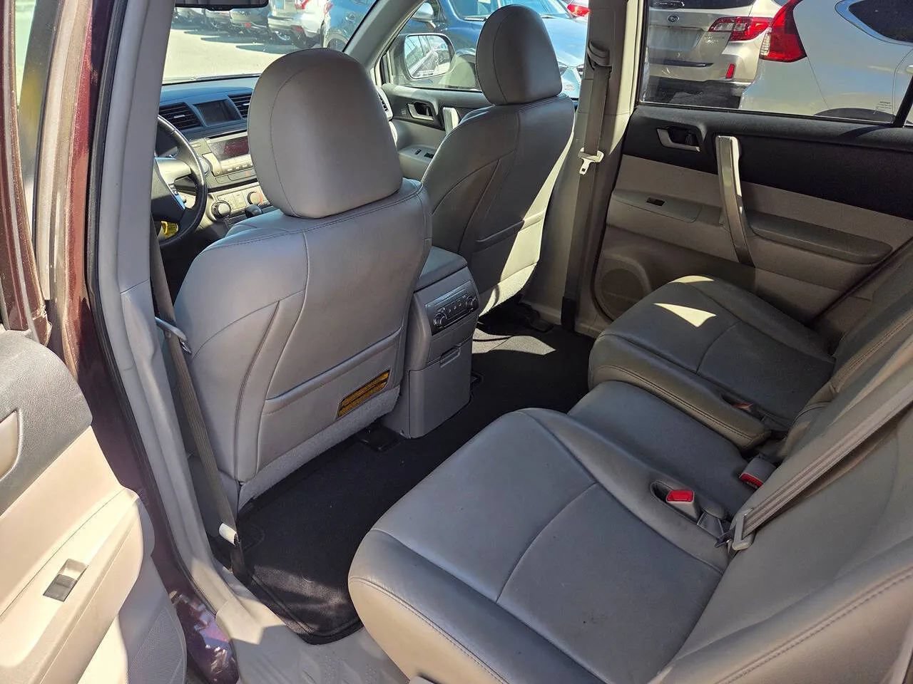 Used 2012 Toyota Highlander SE w/ Tow Pkg AWD/4WD image 45