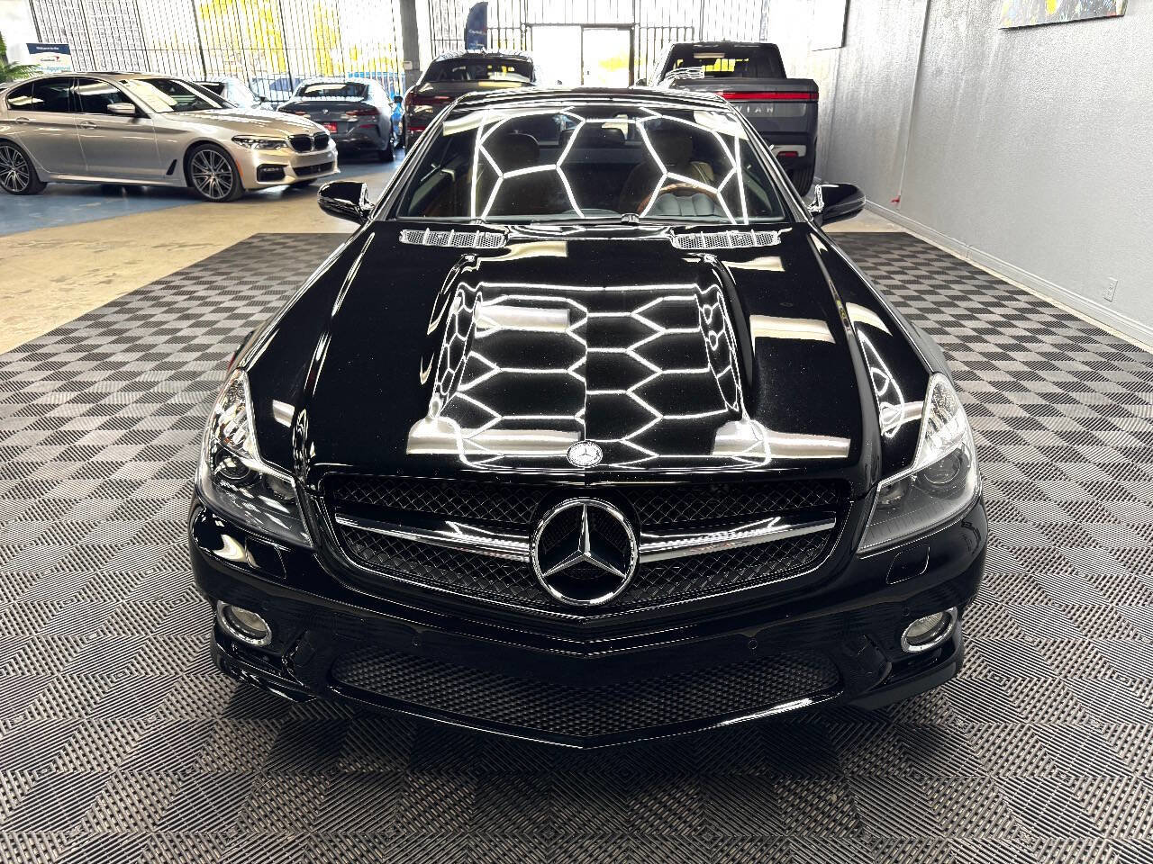Used 2011 Mercedes-Benz SL 550 image 7