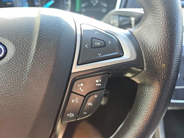 Used 2020 Ford Fusion SE FWD image 19