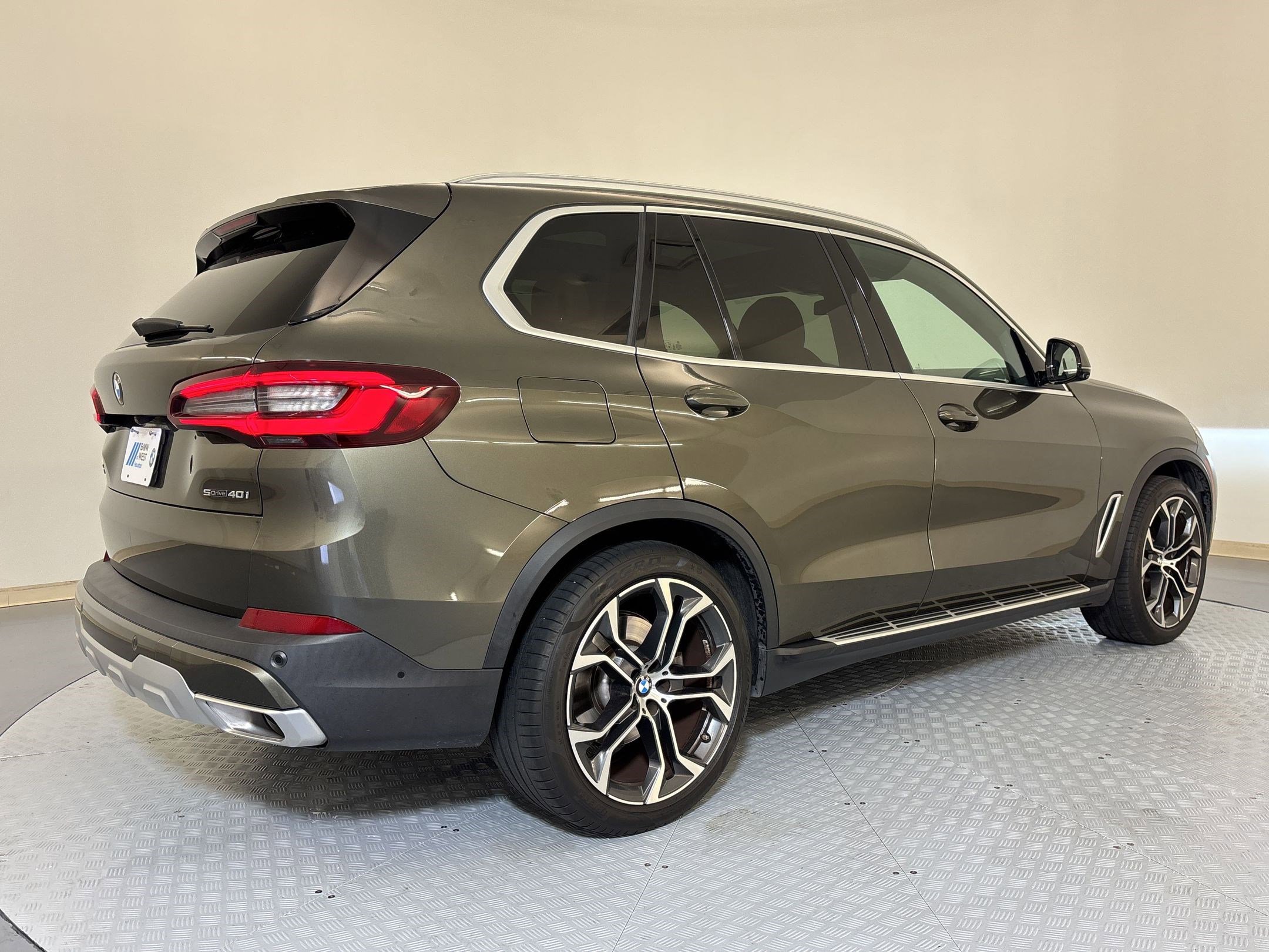 Certified 2023 BMW X5 sDrive40i w/ Climate Comfort Package image 8