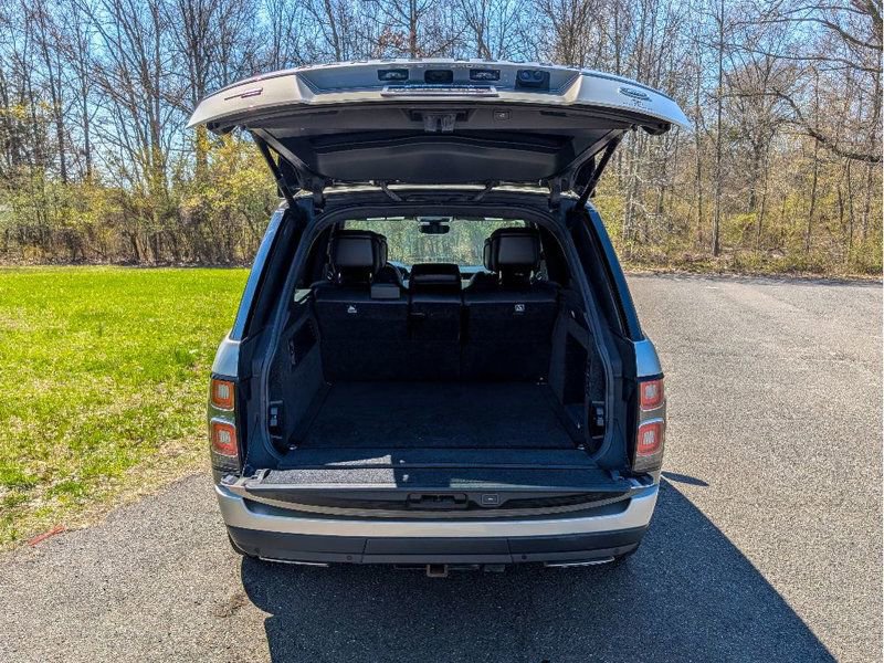 Used 2022 Land Rover Range Rover Autobiography image 6