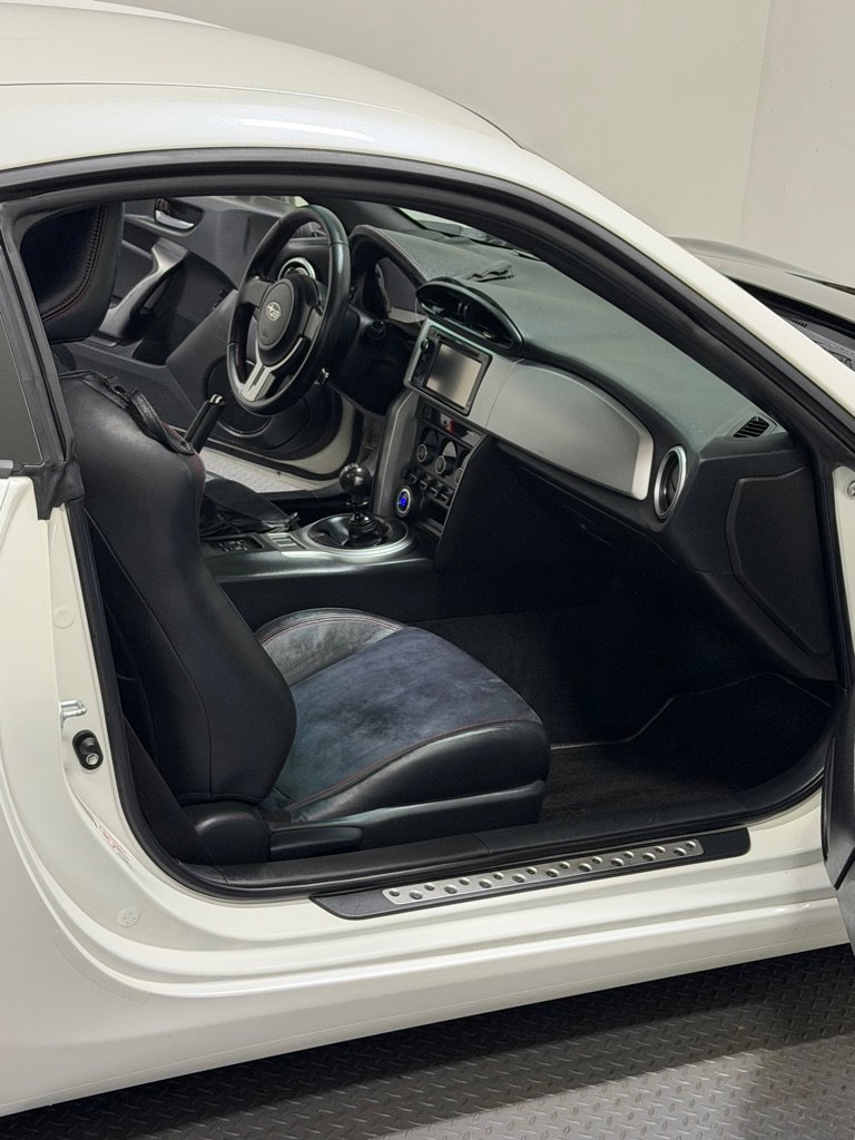 Used 2013 Subaru BRZ Limited w/ Protection Pkg 1 RWD image 10