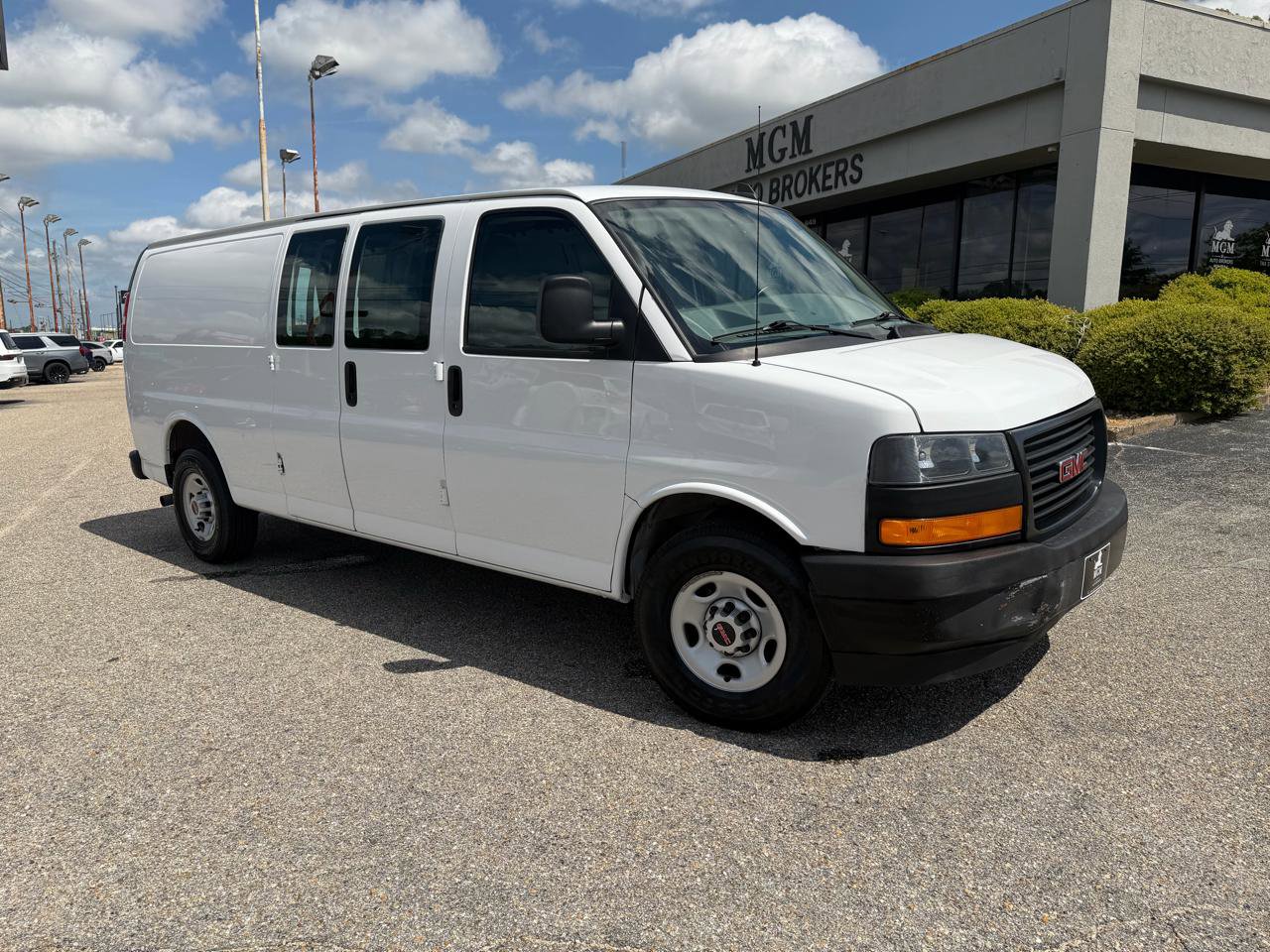 Used 2022 GMC Savana 2500 Extended w/ Driver Convenience Package RWD image 10
