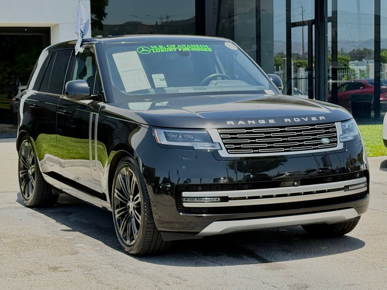 Used 2024 Land Rover Range Rover SE AWD/4WD image 7