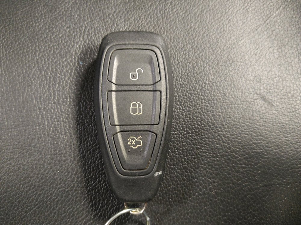 Used 2016 Ford Fiesta Titanium image 32