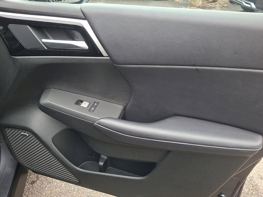 Used 2025 Mitsubishi Outlander SE AWD/4WD image 10