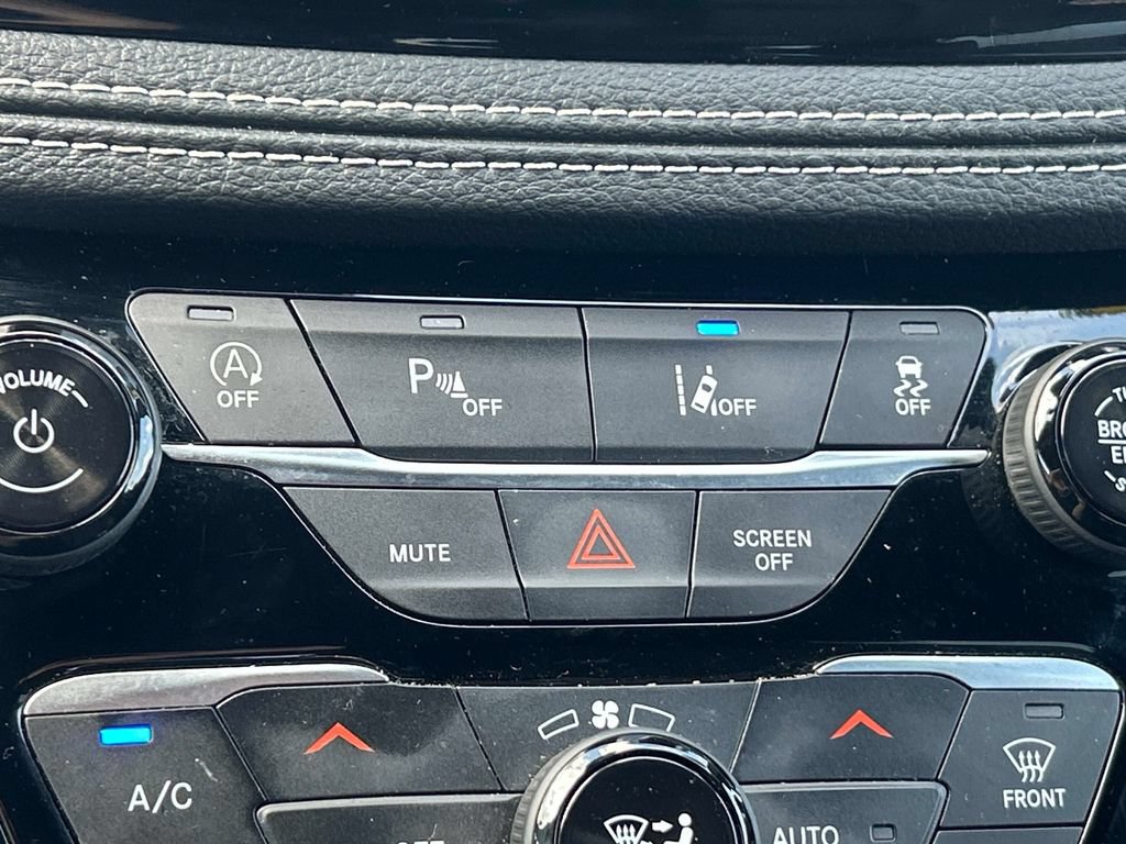 Used 2026 Chrysler Pacifica Select FWD image 31