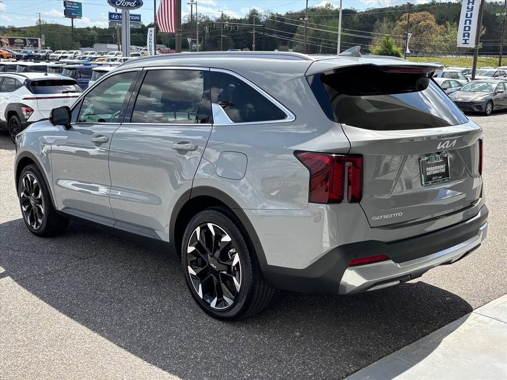 Used 2024 Kia Sorento SX image 2