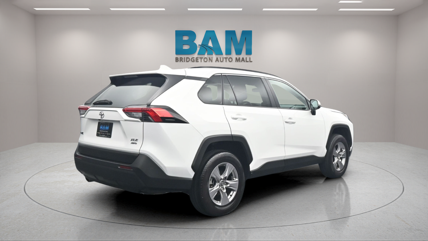 Used 2025 Toyota RAV4 XLE AWD/4WD image 6
