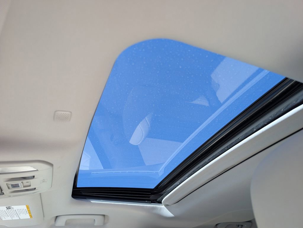 Used 2020 Toyota Highlander XLE image 24