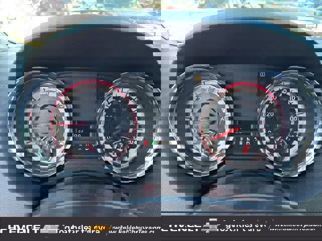 Used 2018 Dodge Grand Caravan SE w/ UConnect Hands-Free Group image 24