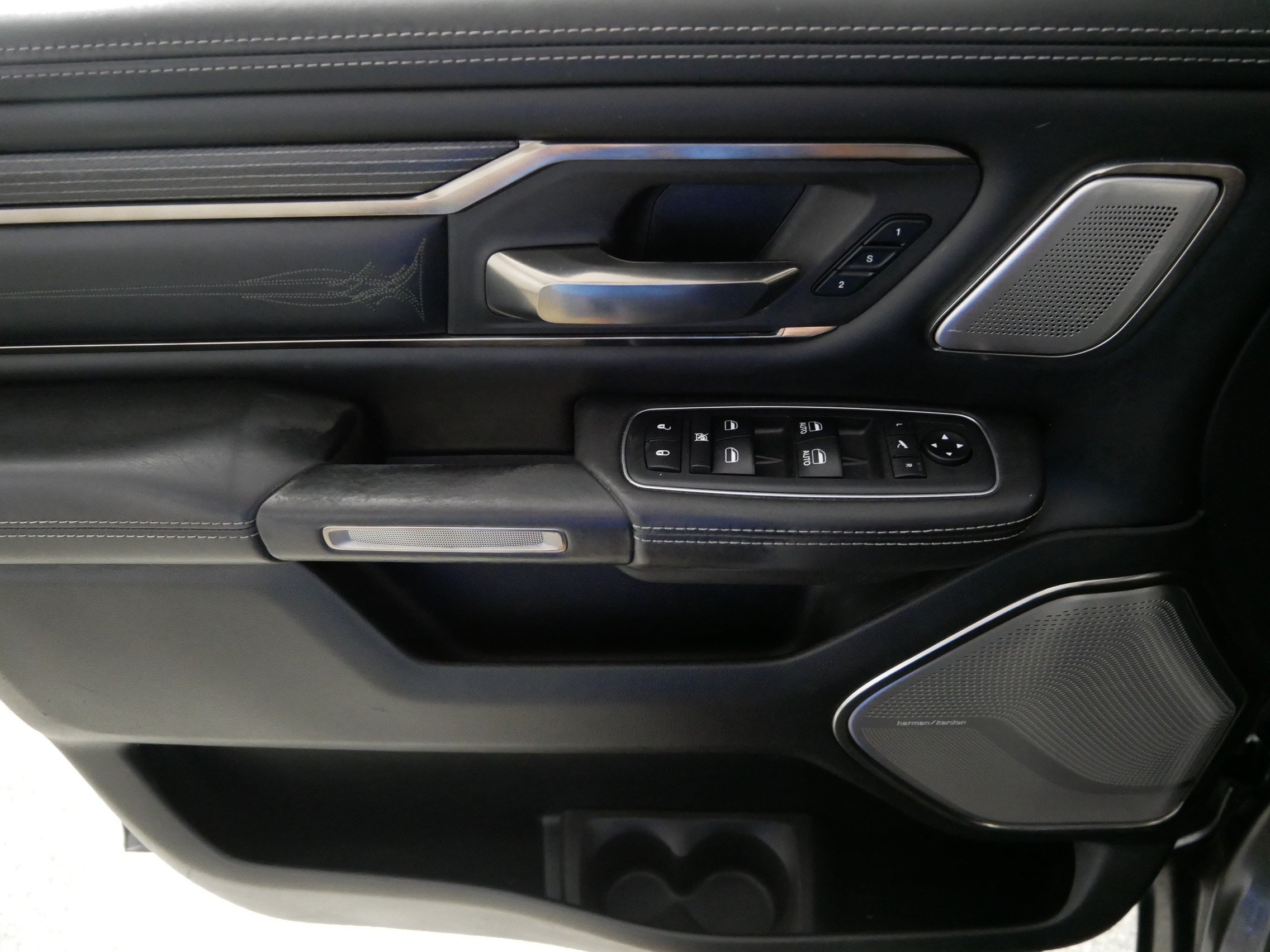 Used 2019 RAM 1500 Limited AWD/4WD image 19