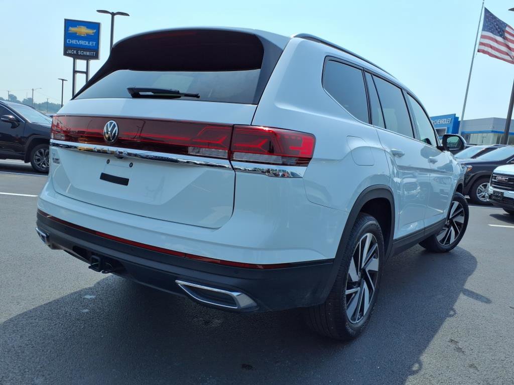 Used 2025 Volkswagen Atlas SE image 34