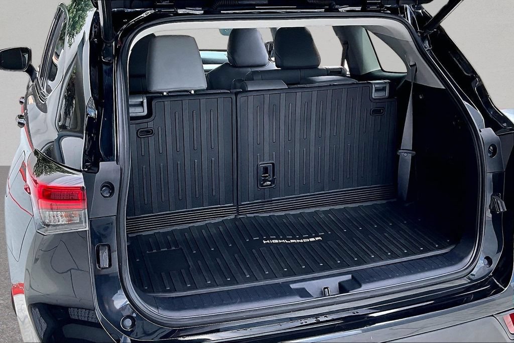 Certified 2020 Toyota Highlander XLE FWD image 27