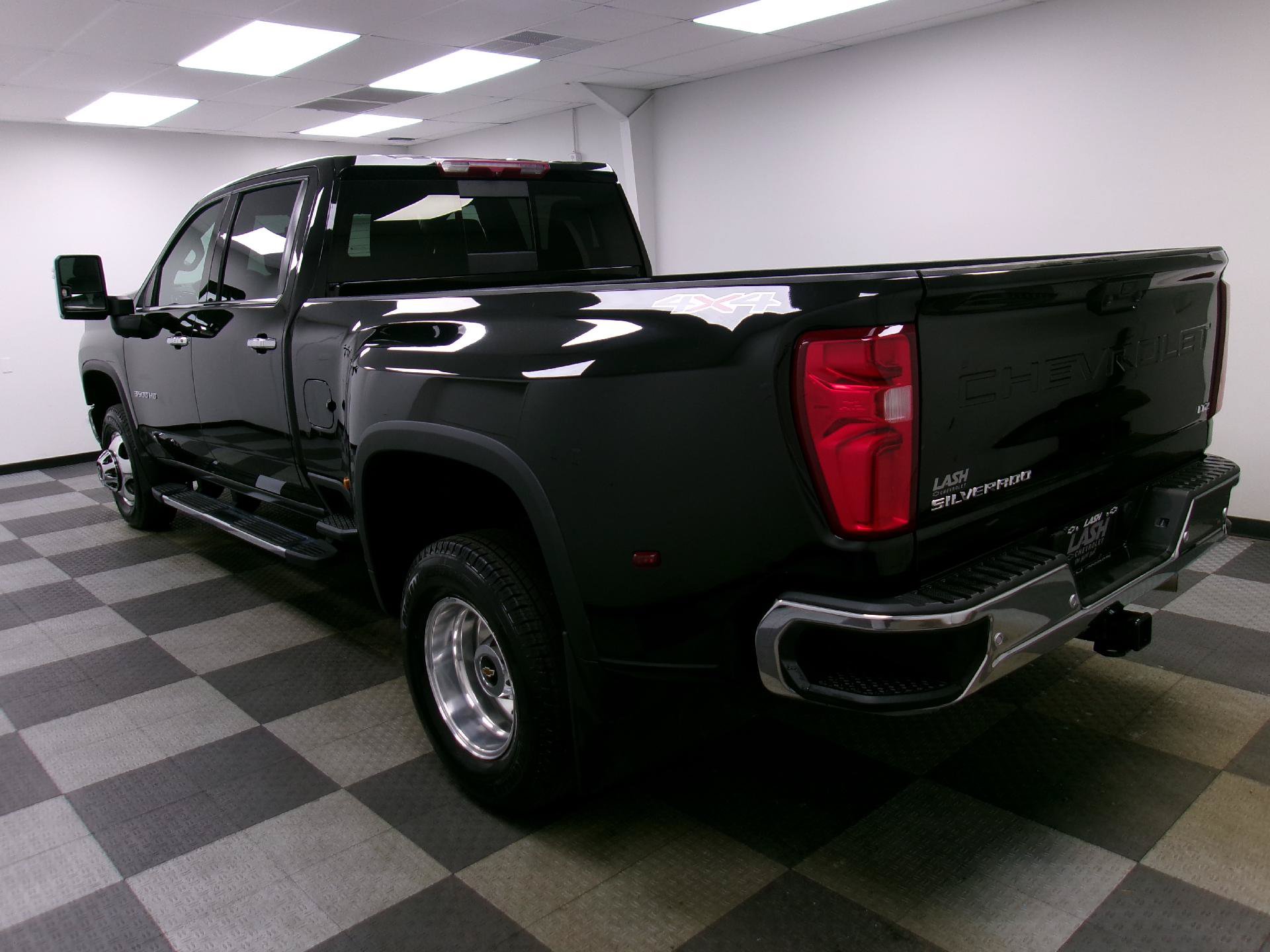 Used 2023 Chevrolet Silverado 3500 LTZ w/ LTZ Plus Package AWD/4WD image 2