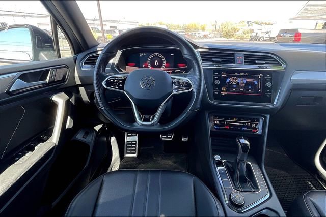 Used 2022 Volkswagen Tiguan SE R-Line image 5