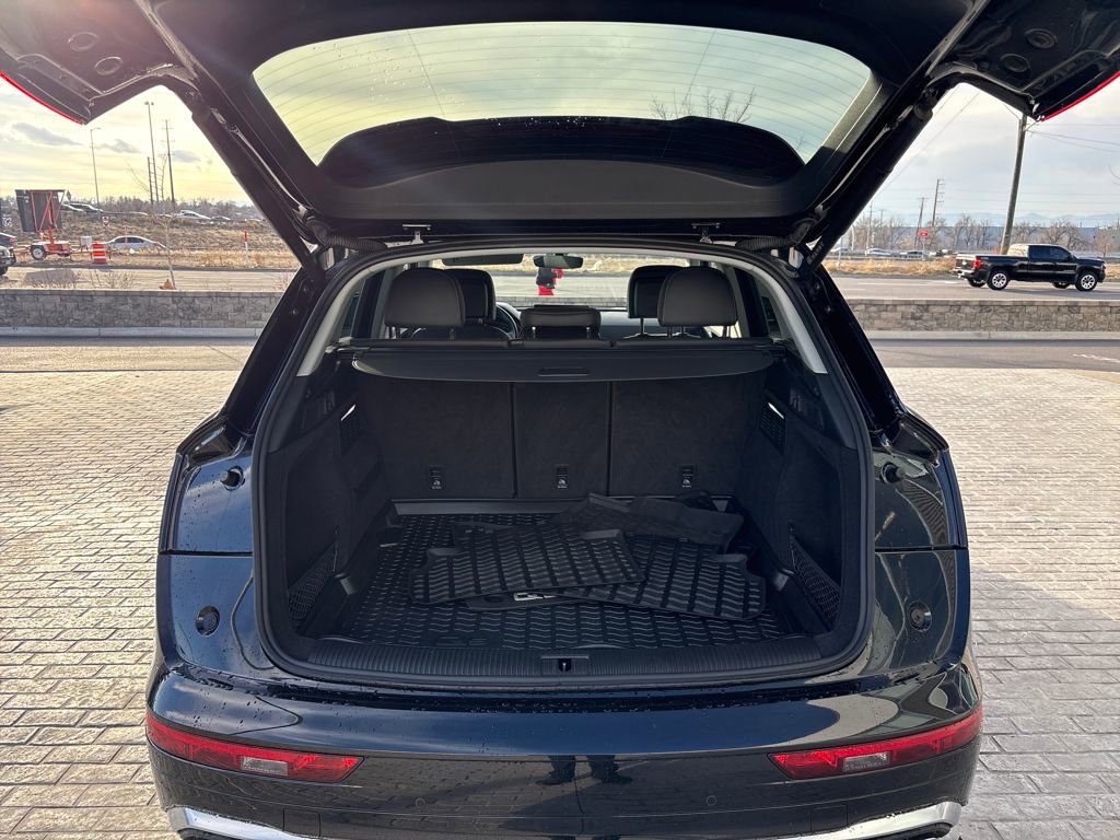 Used 2023 Audi Q5 2.0T Premium w/ Convenience Package image 22