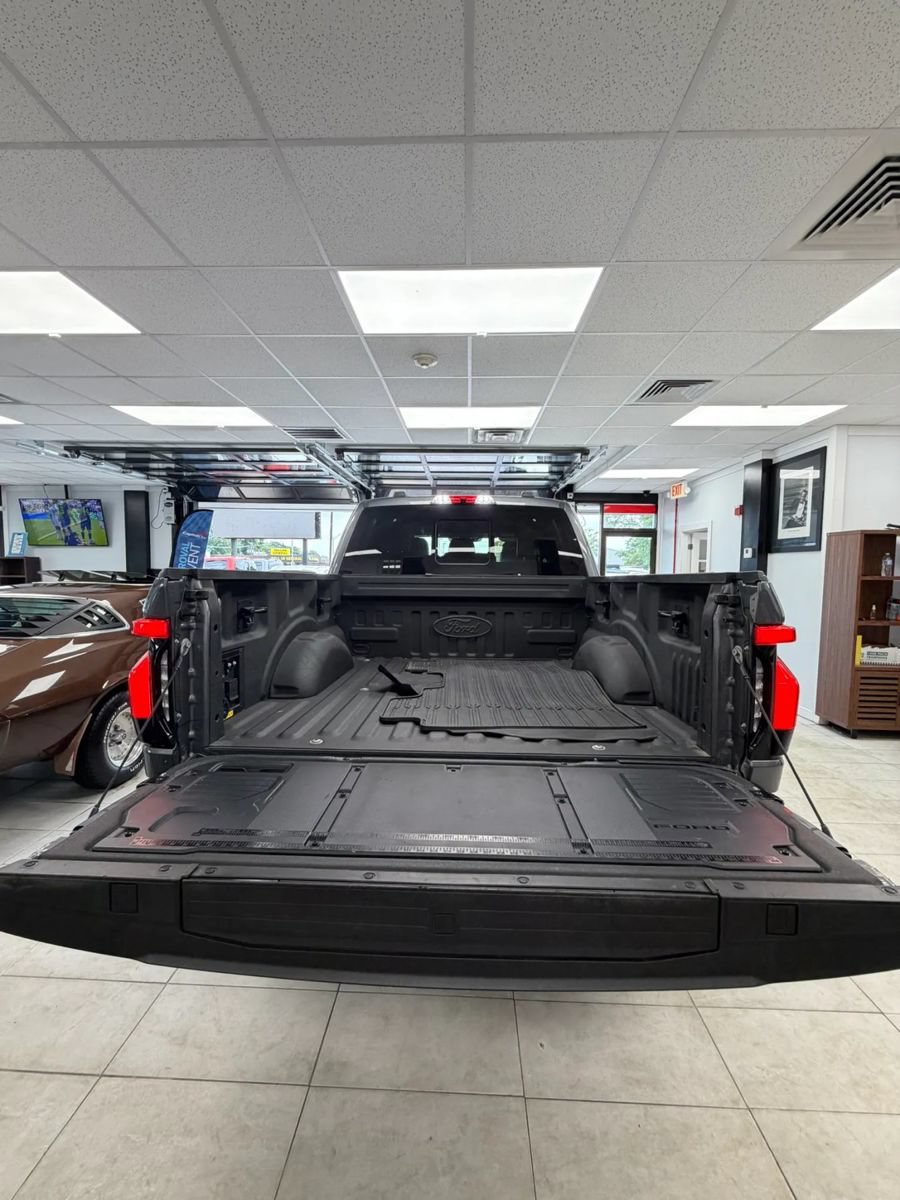 Used 2022 Ford F150 Lightning Lariat AWD/4WD image 31