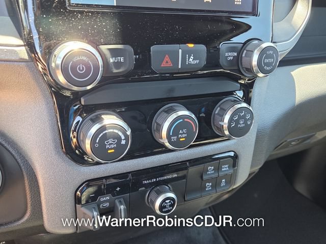 New 2026 RAM 1500 Express AWD/4WD image 23